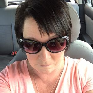 Meet your Posher, Darena